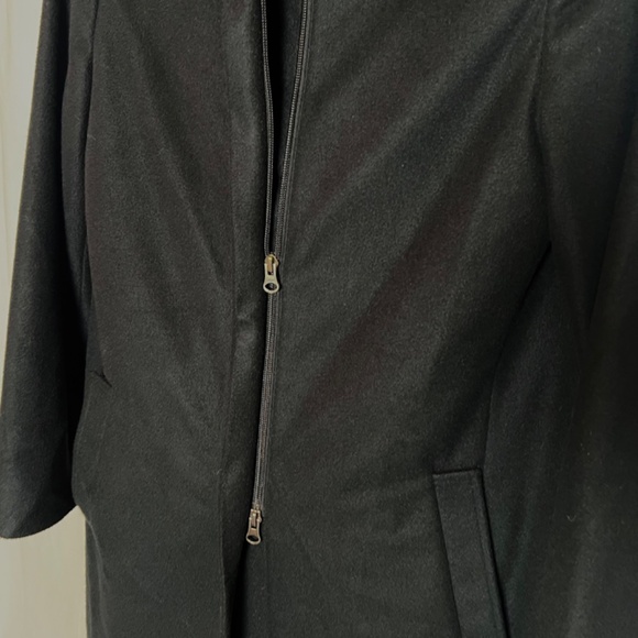 BYBLOS Rare Vintage Black Knee Length Zip Front Overcoat with Tunic Style Collar - Picture 6 of 12
